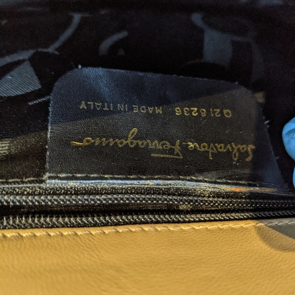 Salvatore Ferragamo Handbag / Body Bag - Picture 14 of 16